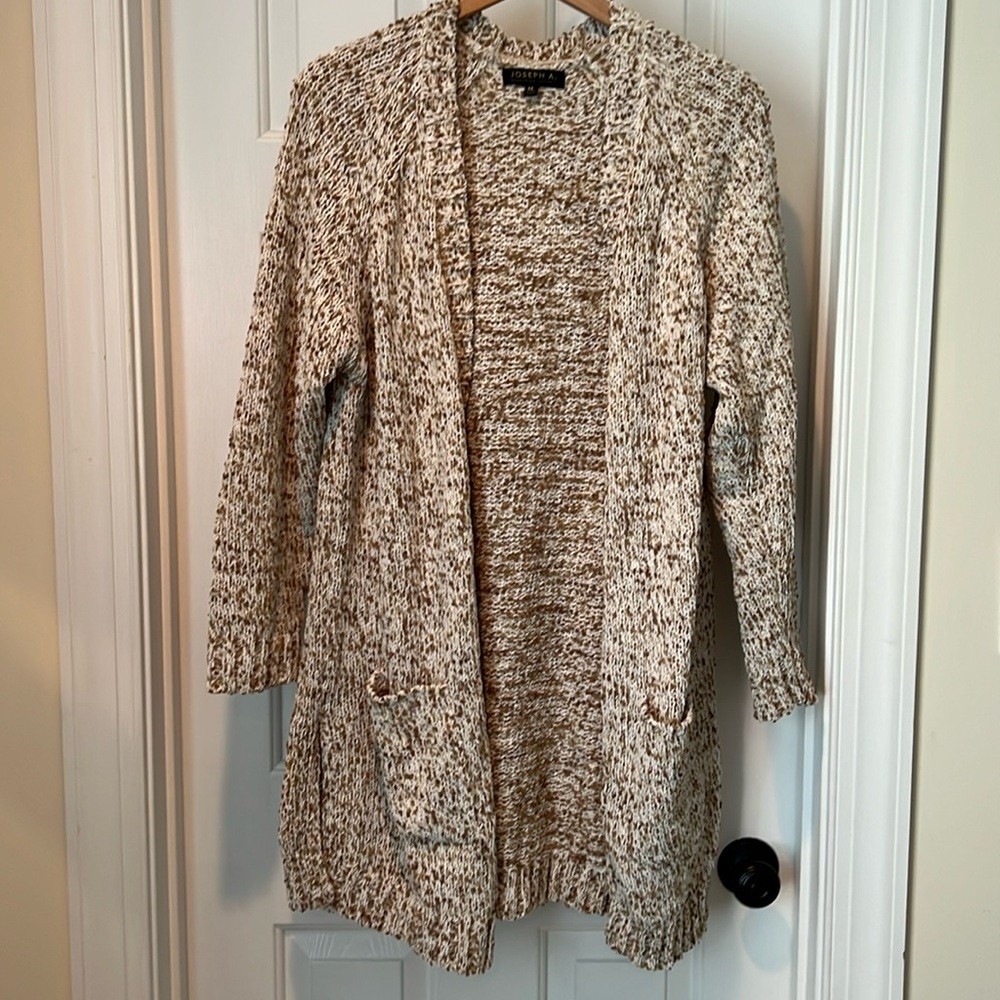 Joseph A. Women’s sweater cream and brown